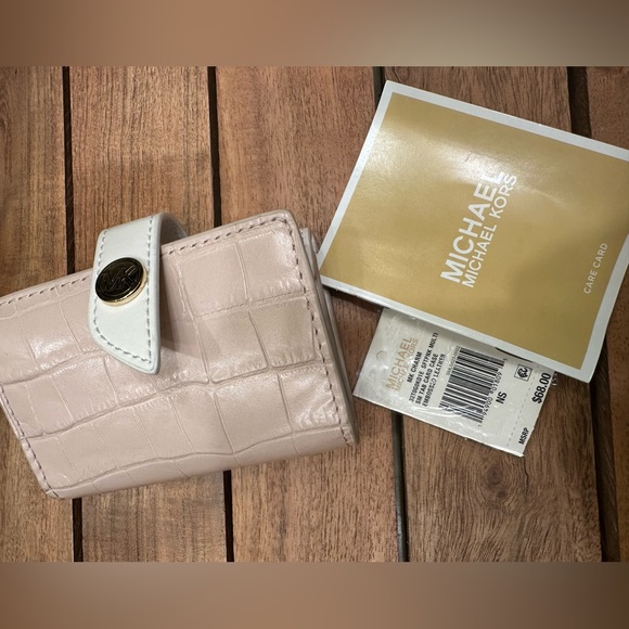 Michael Kors small wallet / card case New, never used, pink/cream leather $68 - Picture 7 of 16